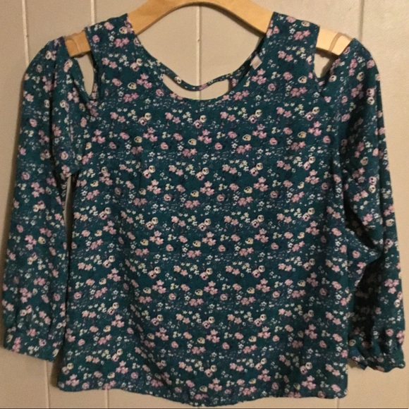 Xhilaration Tops - Off the shoulder top Xhilaration 🌟🌟any 3/$10